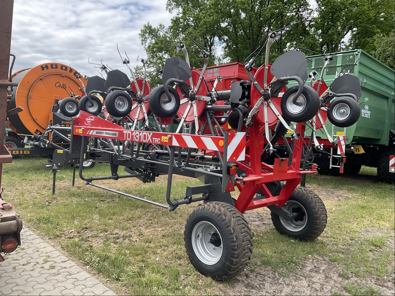 Massey Ferguson TD 1310X TRC - Obraceč/ Shrnovač: obrázek 1 Massey Ferguson TD 1310X TRC - Obraceč/ Shrnovač: obrázek 1