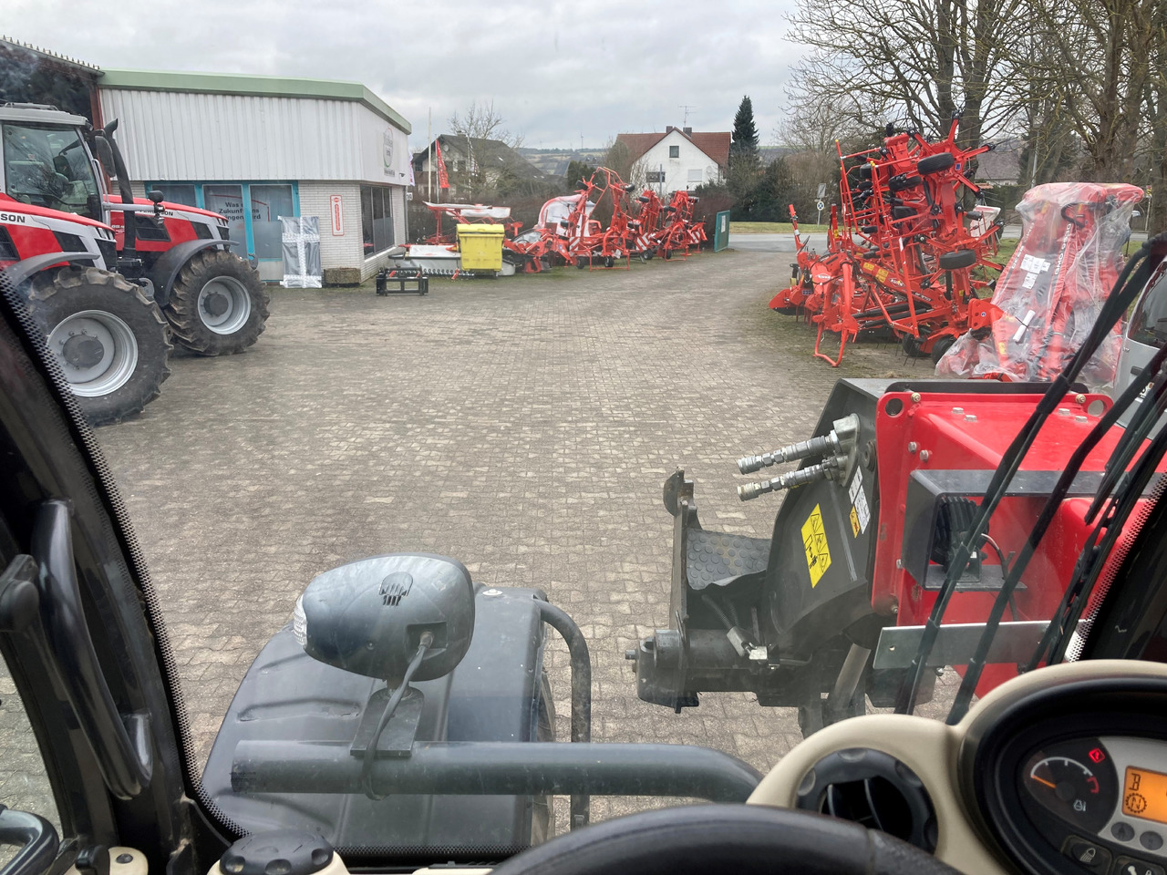 Massey Ferguson Telekoplader TH 7038 - Teleskopický manipulátor: obrázek 4 Massey Ferguson Telekoplader TH 7038 - Teleskopický manipulátor: obrázek 4