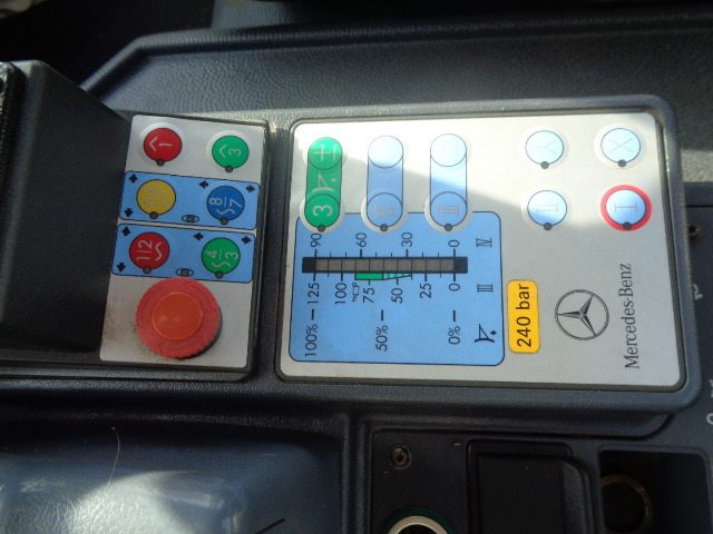 Mercedes U400 - Traktor: obrázek 4 Mercedes U400 - Traktor: obrázek 4