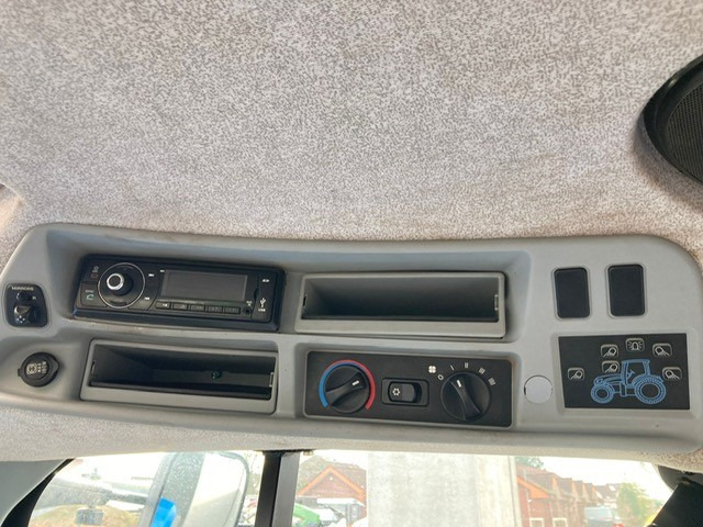 New Holland T7.200 Autocommand - Traktor: obrázek 2 New Holland T7.200 Autocommand - Traktor: obrázek 2