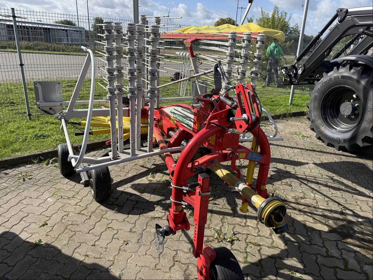 Pöttinger TOP 422 Einkreiselschwader - Obraceč/ Shrnovač: obrázek 1 Pöttinger TOP 422 Einkreiselschwader - Obraceč/ Shrnovač: obrázek 1