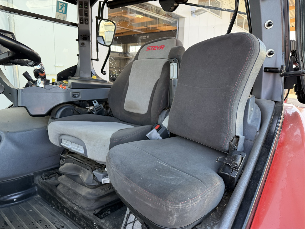 Steyr 6270 Terrus CVT - Traktor: obrázek 5 Steyr 6270 Terrus CVT - Traktor: obrázek 5