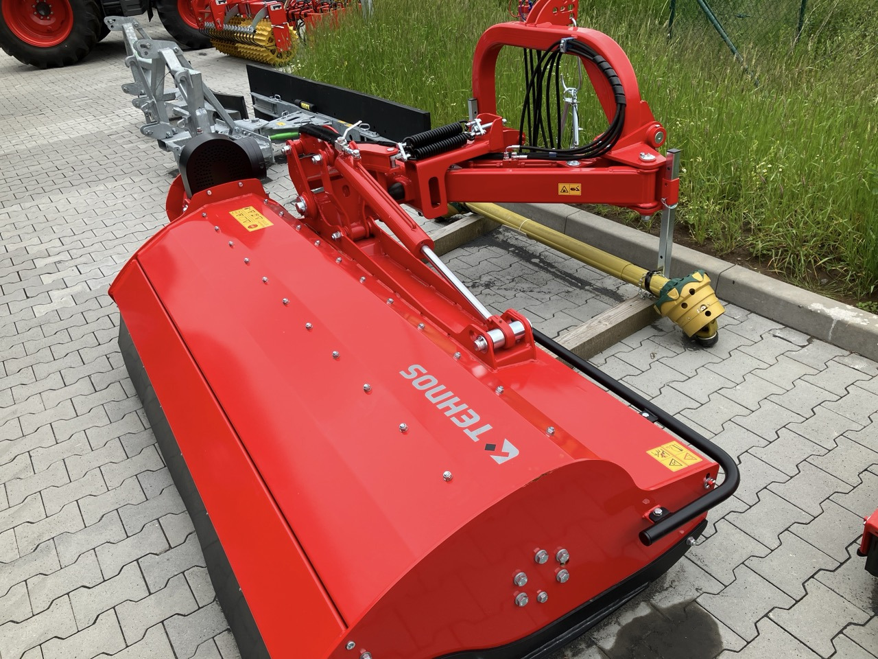 Tehnos Mulcher MB 220R PROFI LW - Kladívkový mulčovač: obrázek 1 Tehnos Mulcher MB 220R PROFI LW - Kladívkový mulčovač: obrázek 1