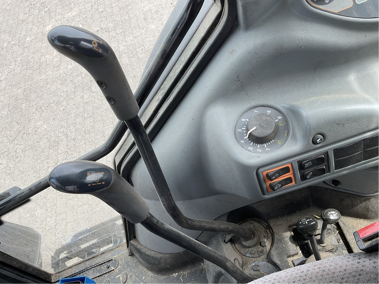 Valtra A 93 - Traktor: obrázek 4 Valtra A 93 - Traktor: obrázek 4