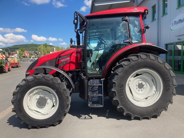 Valtra A105 MH4 - Traktor: obrázek 1 Valtra A105 MH4 - Traktor: obrázek 1