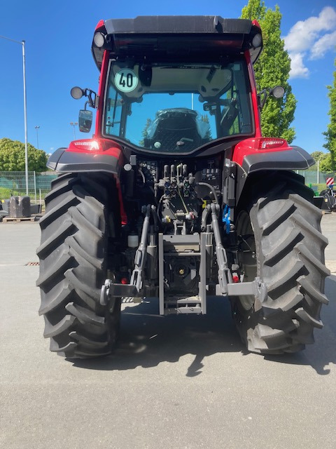 Valtra A105 MH4 - Traktor: obrázek 3 Valtra A105 MH4 - Traktor: obrázek 3