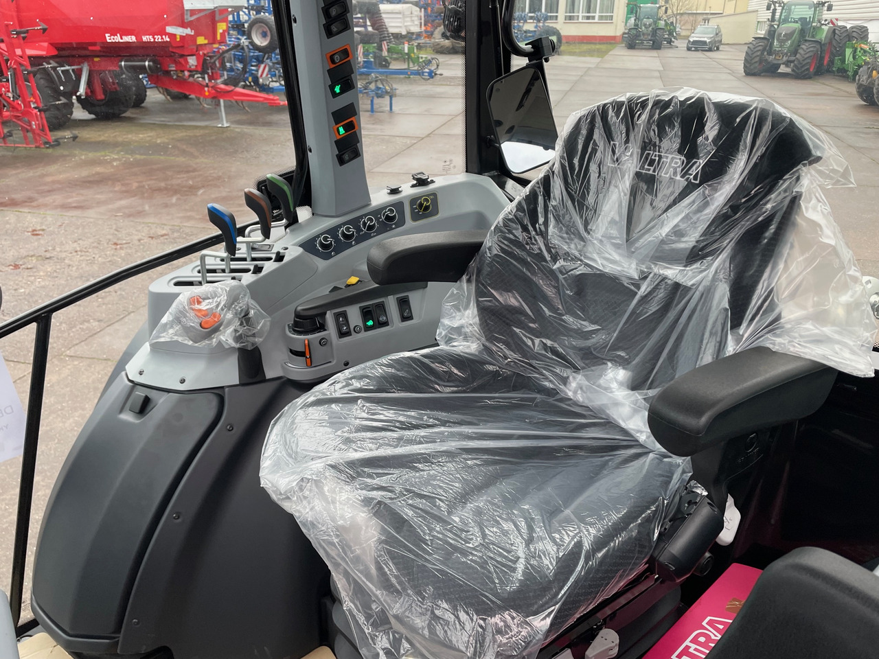 Valtra A105MH4 2B0 - Traktor: obrázek 3 Valtra A105MH4 2B0 - Traktor: obrázek 3