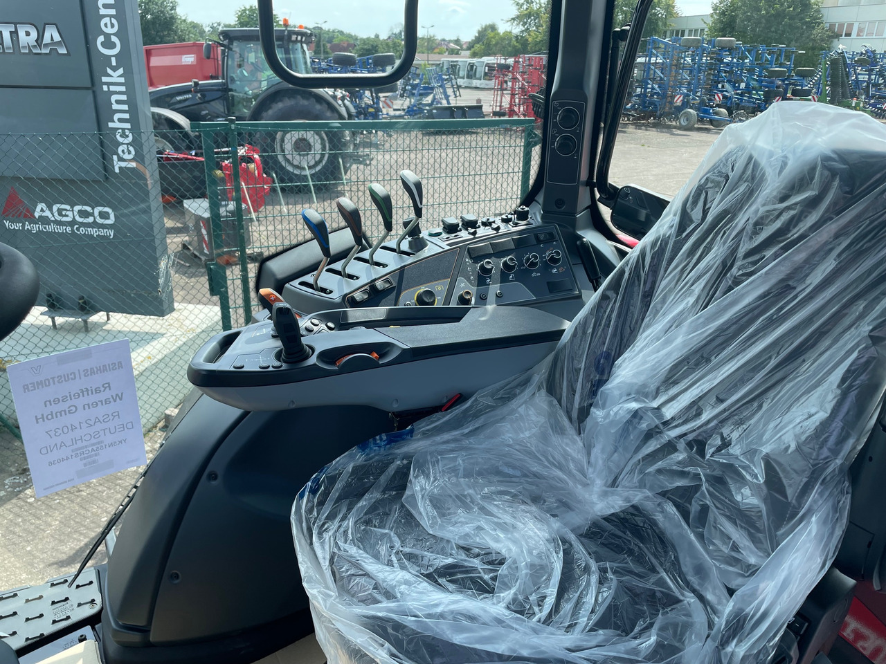 Valtra N155 EA 2B1 - Traktor: obrázek 2 Valtra N155 EA 2B1 - Traktor: obrázek 2