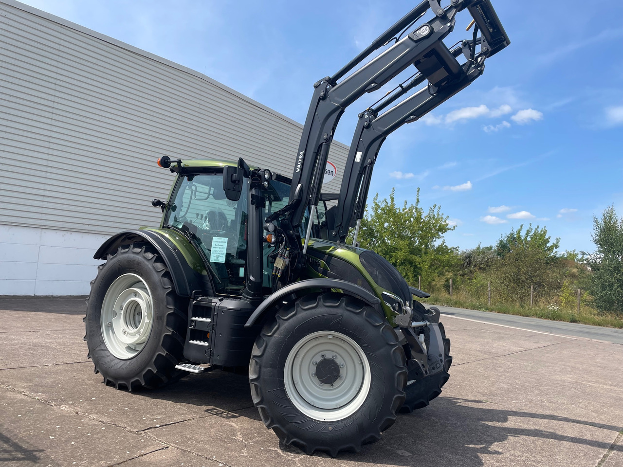 Valtra N155 EA 2B1 - Traktor: obrázek 5 Valtra N155 EA 2B1 - Traktor: obrázek 5