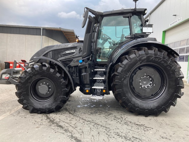 Valtra Q 265 - Traktor: obrázek 1 Valtra Q 265 - Traktor: obrázek 1