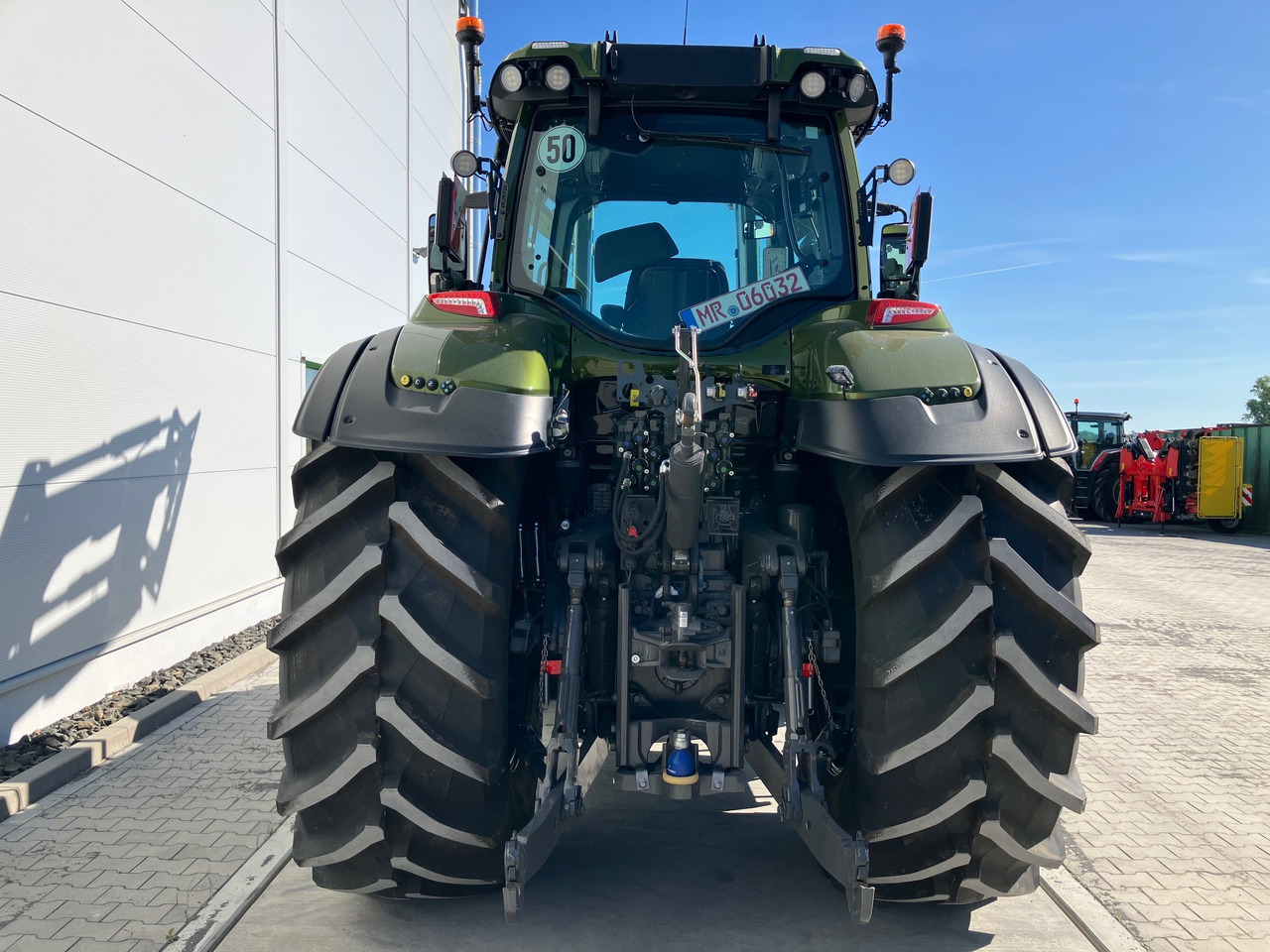 Valtra Q285 - Traktor: obrázek 3 Valtra Q285 - Traktor: obrázek 3