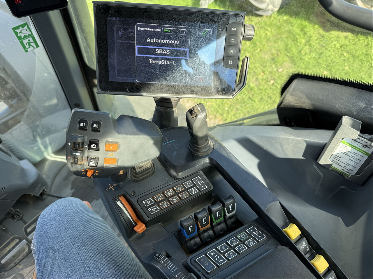 Valtra T 235 Direct - Traktor: obrázek 3 Valtra T 235 Direct - Traktor: obrázek 3