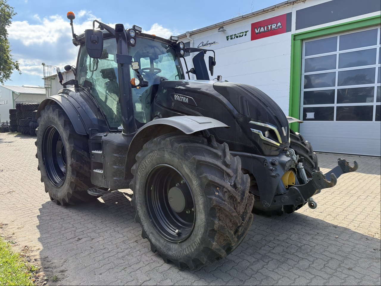 Valtra T 235 Direct - Traktor: obrázek 1 Valtra T 235 Direct - Traktor: obrázek 1
