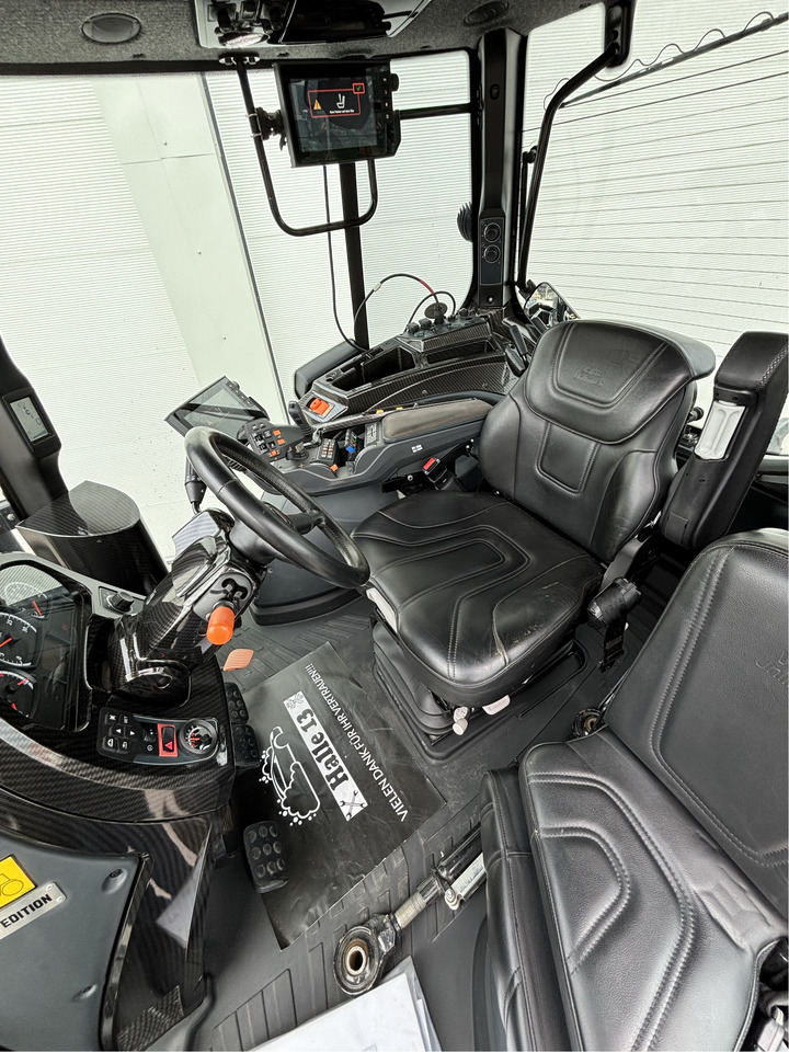Valtra T 254 V Smart Touch MR19 - Traktor: obrázek 3 Valtra T 254 V Smart Touch MR19 - Traktor: obrázek 3