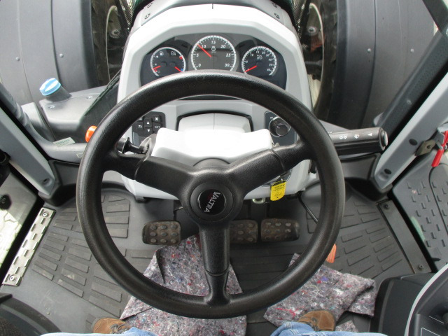 Valtra T194 Direct - Traktor: obrázek 2 Valtra T194 Direct - Traktor: obrázek 2