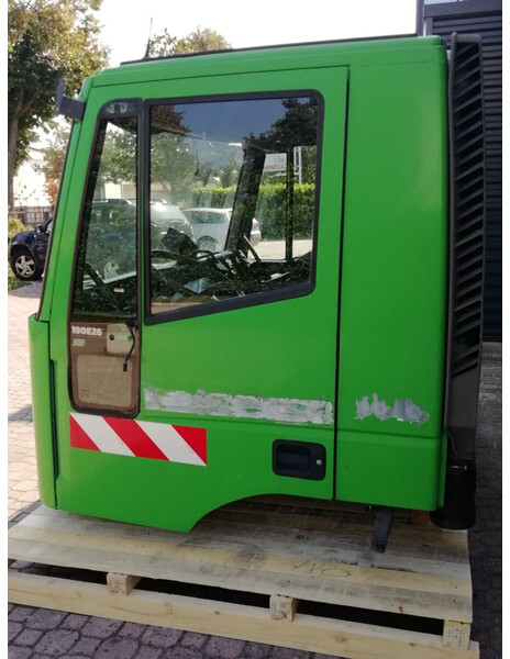 Iveco EUROTECH - EUROTRAKKER Euro 3 - Kabina a interiér pro Nákladní auto: obrázek 5 Iveco EUROTECH - EUROTRAKKER Euro 3 - Kabina a interiér pro Nákladní auto: obrázek 5