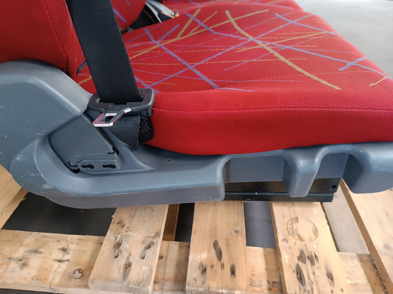 Iveco Eurostar, Eurotech, Eurotrakker - Sedaček pro Nákladní auto: obrázek 1 Iveco Eurostar, Eurotech, Eurotrakker - Sedaček pro Nákladní auto: obrázek 1