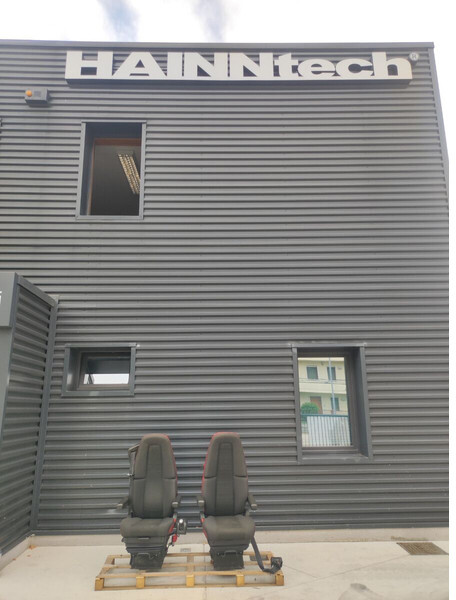 Volvo FH4 - FH13 FH16 - Sedaček pro Nákladní auto: obrázek 1 Volvo FH4 - FH13 FH16 - Sedaček pro Nákladní auto: obrázek 1