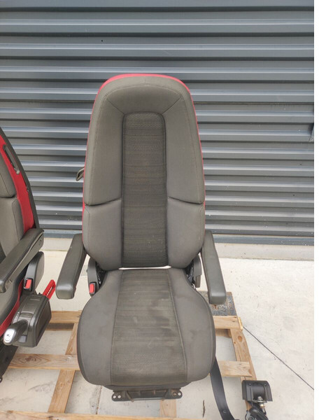 Volvo FH4 - FH13 FH16 - Sedaček pro Nákladní auto: obrázek 3 Volvo FH4 - FH13 FH16 - Sedaček pro Nákladní auto: obrázek 3