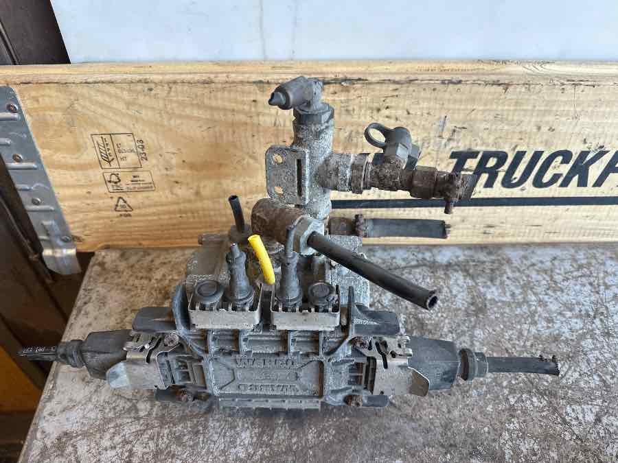 DAF VALVE 1519383 - Brzdový ventil pro Nákladní auto: obrázek 1 DAF VALVE 1519383 - Brzdový ventil pro Nákladní auto: obrázek 1