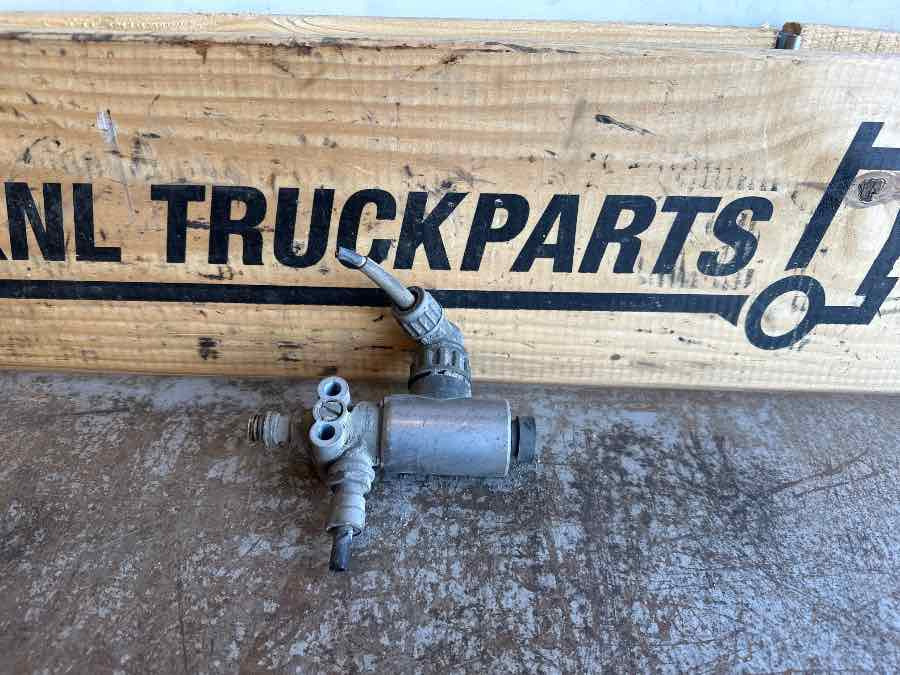 EKERI WABCO VALVE 4721726000 - Ventil pro Přívěs: obrázek 1 EKERI WABCO VALVE 4721726000 - Ventil pro Přívěs: obrázek 1
