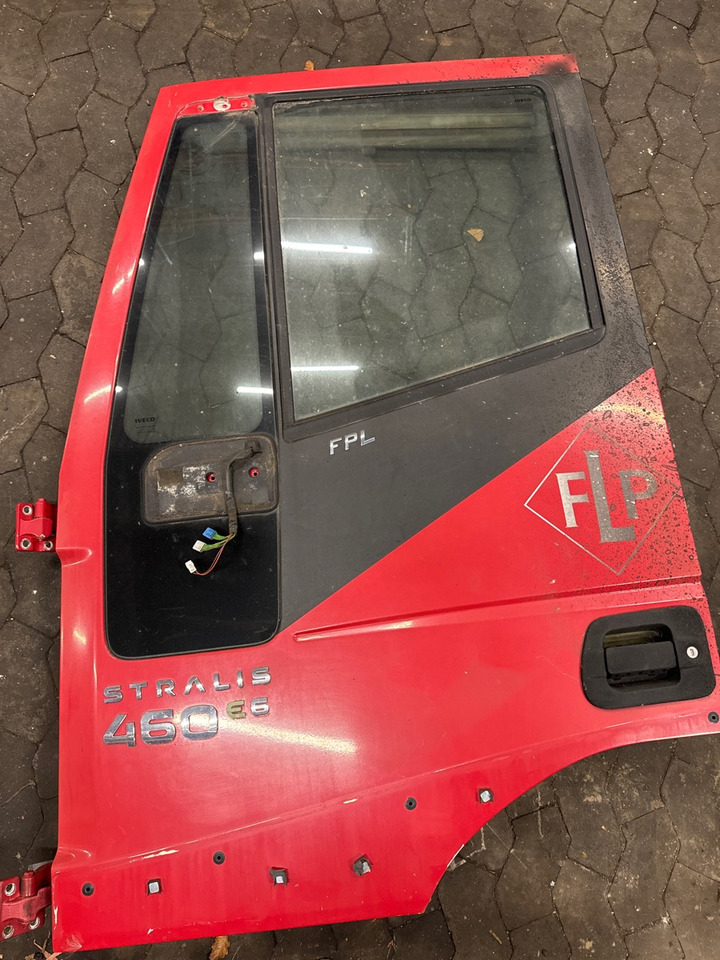 IVECO STRALIS DOOR LEFT 504232504 - Kabina a interiér pro Nákladní auto: obrázek 1 IVECO STRALIS DOOR LEFT 504232504 - Kabina a interiér pro Nákladní auto: obrázek 1
