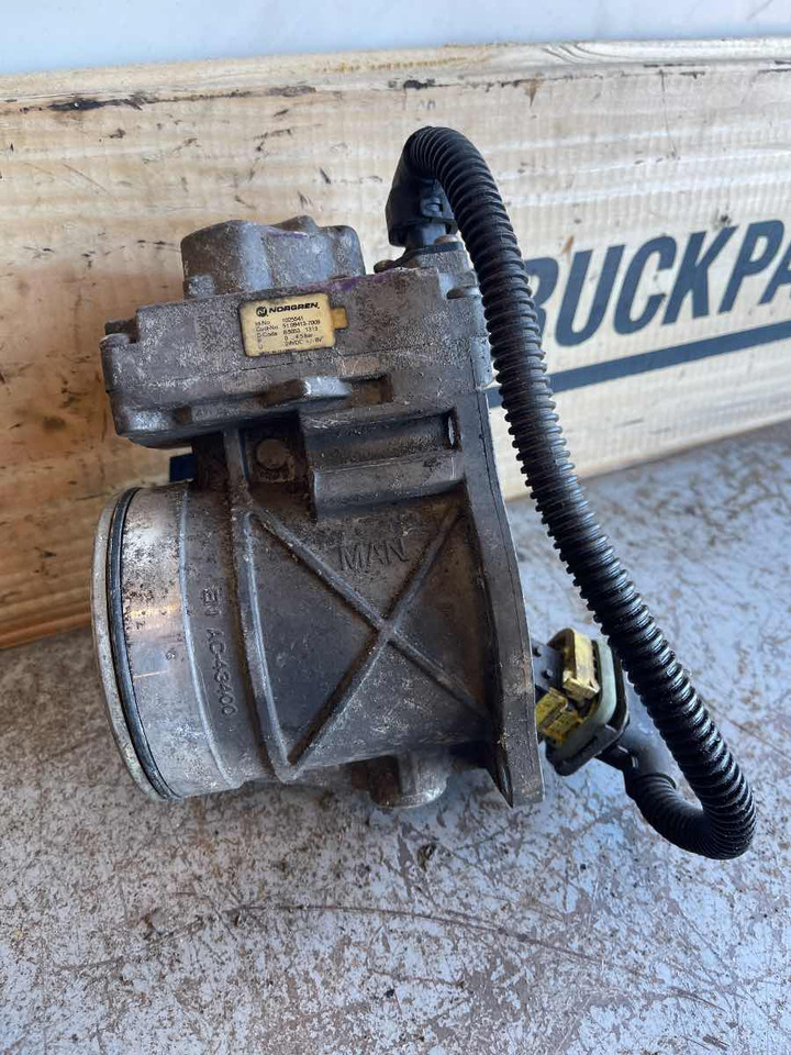 MAN EGR THROTTLE VALVE 51.09413-7009 - Motor a díly pro Nákladní auto: obrázek 1 MAN EGR THROTTLE VALVE 51.09413-7009 - Motor a díly pro Nákladní auto: obrázek 1