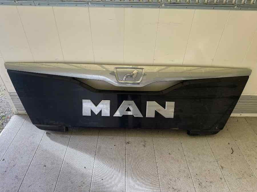 MAN MIDDEL FRONT PANEL 81.61150-6094 - Karoserie a exteriér pro Nákladní auto: obrázek 3 MAN MIDDEL FRONT PANEL 81.61150-6094 - Karoserie a exteriér pro Nákladní auto: obrázek 3