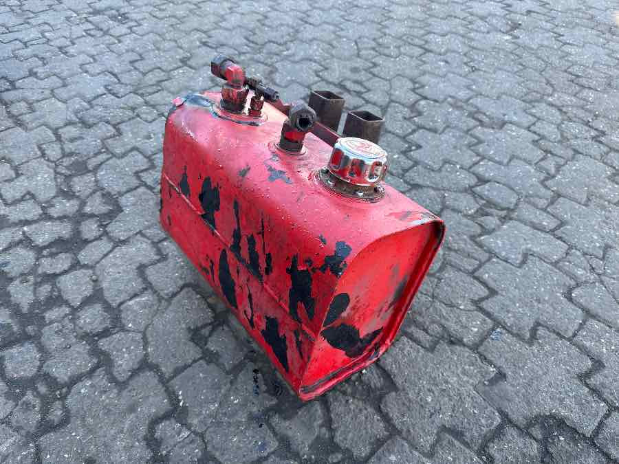 MAN OIL FLUID RESERVOIR 81.36049-5002 - Hydraulika pro Nákladní auto: obrázek 1 MAN OIL FLUID RESERVOIR 81.36049-5002 - Hydraulika pro Nákladní auto: obrázek 1