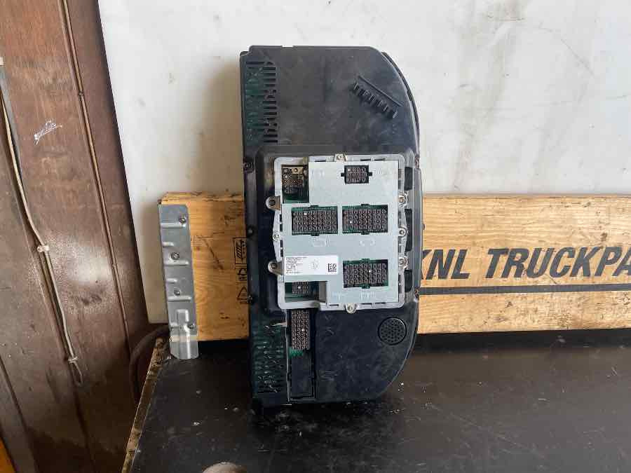 MERCEDES CLUSTER INSTRUMENT A0054466921 - Palubní deska pro Autobus: obrázek 2 MERCEDES CLUSTER INSTRUMENT A0054466921 - Palubní deska pro Autobus: obrázek 2