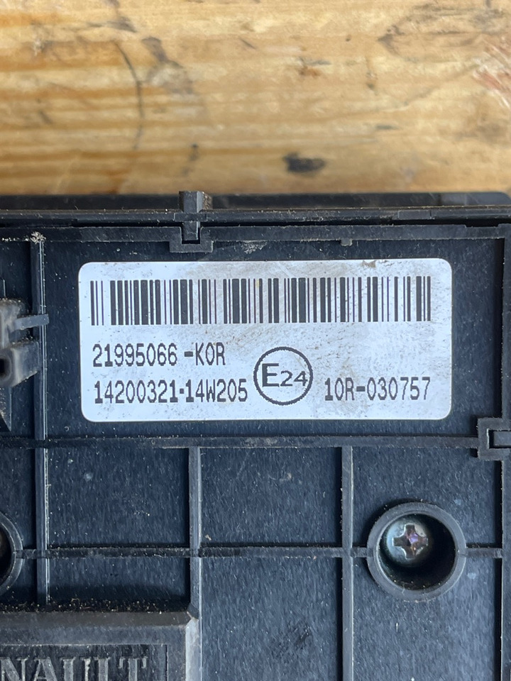 RENAULT ECU 7421995066 - Kabina a interiér pro Nákladní auto: obrázek 2 RENAULT ECU 7421995066 - Kabina a interiér pro Nákladní auto: obrázek 2