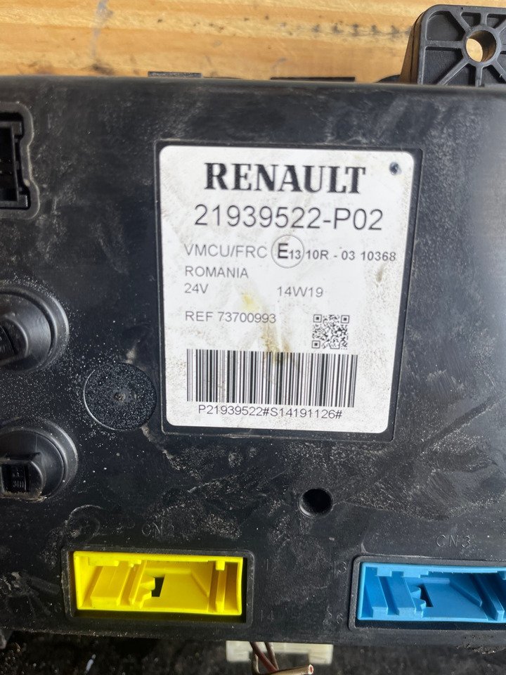 RENAULT FUSE BOX 7421939524 - Kabina a interiér pro Nákladní auto: obrázek 2 RENAULT FUSE BOX 7421939524 - Kabina a interiér pro Nákladní auto: obrázek 2