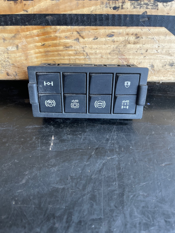 RENAULT SWITCH MODULE 7422338209 - Kabina a interiér pro Nákladní auto: obrázek 1 RENAULT SWITCH MODULE 7422338209 - Kabina a interiér pro Nákladní auto: obrázek 1