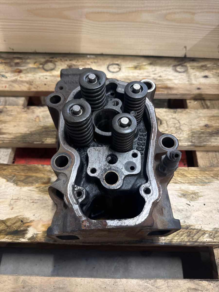 SCANIA CYLINDERHEAD 2452544 - Motor a díly pro Nákladní auto: obrázek 1 SCANIA CYLINDERHEAD 2452544 - Motor a díly pro Nákladní auto: obrázek 1