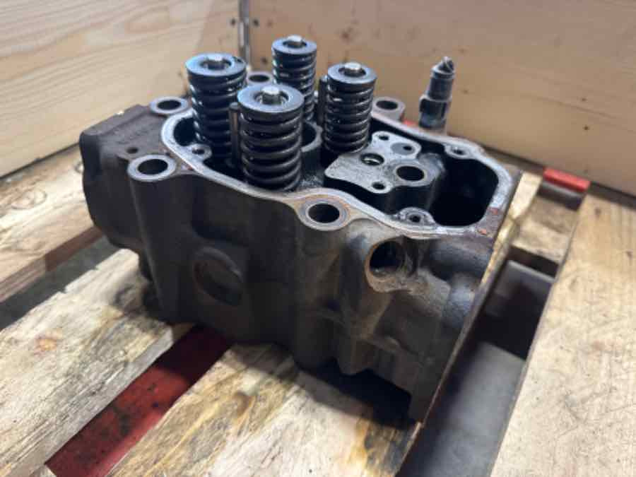 SCANIA CYLINDERHEAD 2452544 - Motor a díly pro Nákladní auto: obrázek 2 SCANIA CYLINDERHEAD 2452544 - Motor a díly pro Nákladní auto: obrázek 2