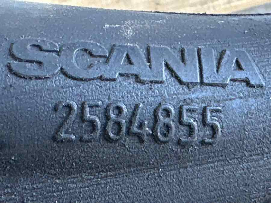 SCANIA OIL FILLER PIPE 2584855 - Motor a díly pro Nákladní auto: obrázek 2 SCANIA OIL FILLER PIPE 2584855 - Motor a díly pro Nákladní auto: obrázek 2