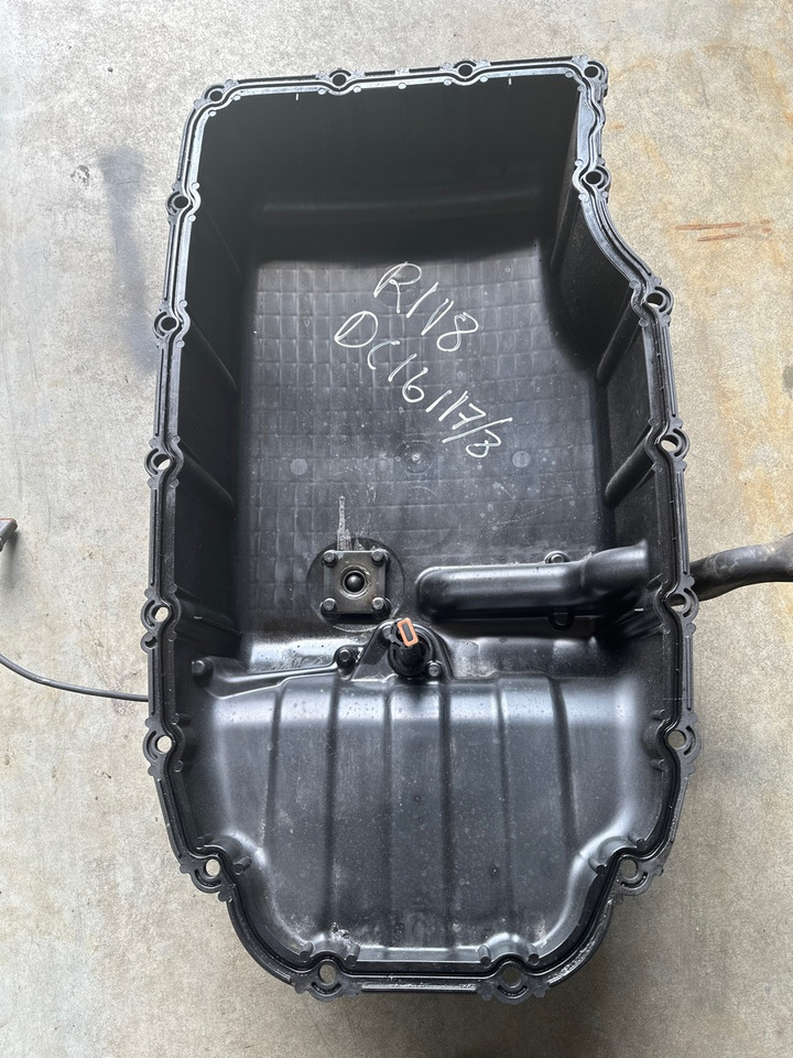 SCANIA OILSUMP 2362030 - Motor a díly pro Nákladní auto: obrázek 2 SCANIA OILSUMP 2362030 - Motor a díly pro Nákladní auto: obrázek 2