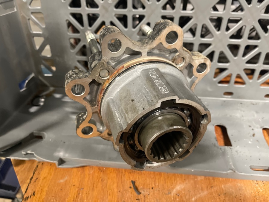 SCANIA PTO HOUSE 2545303 - Hydraulika pro Nákladní auto: obrázek 2 SCANIA PTO HOUSE 2545303 - Hydraulika pro Nákladní auto: obrázek 2