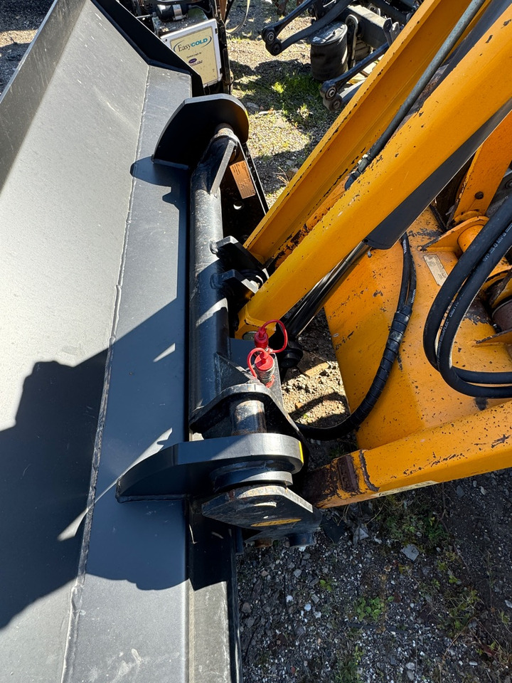 TEREX 980 4X4 // BURNED - Rýpadlo-nakladač: obrázek 3 TEREX 980 4X4 // BURNED - Rýpadlo-nakladač: obrázek 3