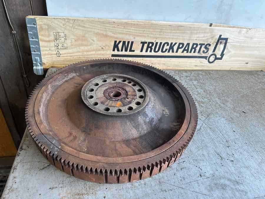 VOLVO FLY WHEEL 20711957 - Motor a díly pro Nákladní auto: obrázek 2 VOLVO FLY WHEEL 20711957 - Motor a díly pro Nákladní auto: obrázek 2
