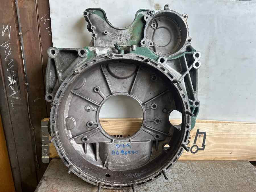 VOLVO FLY WHEEL HOUSE 21108540 - Motor a díly pro Nákladní auto: obrázek 3 VOLVO FLY WHEEL HOUSE 21108540 - Motor a díly pro Nákladní auto: obrázek 3