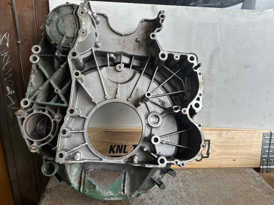 VOLVO FLY WHEEL HOUSE 21108540 - Motor a díly pro Nákladní auto: obrázek 1 VOLVO FLY WHEEL HOUSE 21108540 - Motor a díly pro Nákladní auto: obrázek 1