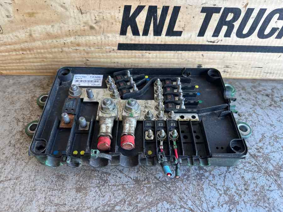 VOLVO FUSE BOX 21717591 - Elektrický systém pro Nákladní auto: obrázek 1 VOLVO FUSE BOX 21717591 - Elektrický systém pro Nákladní auto: obrázek 1