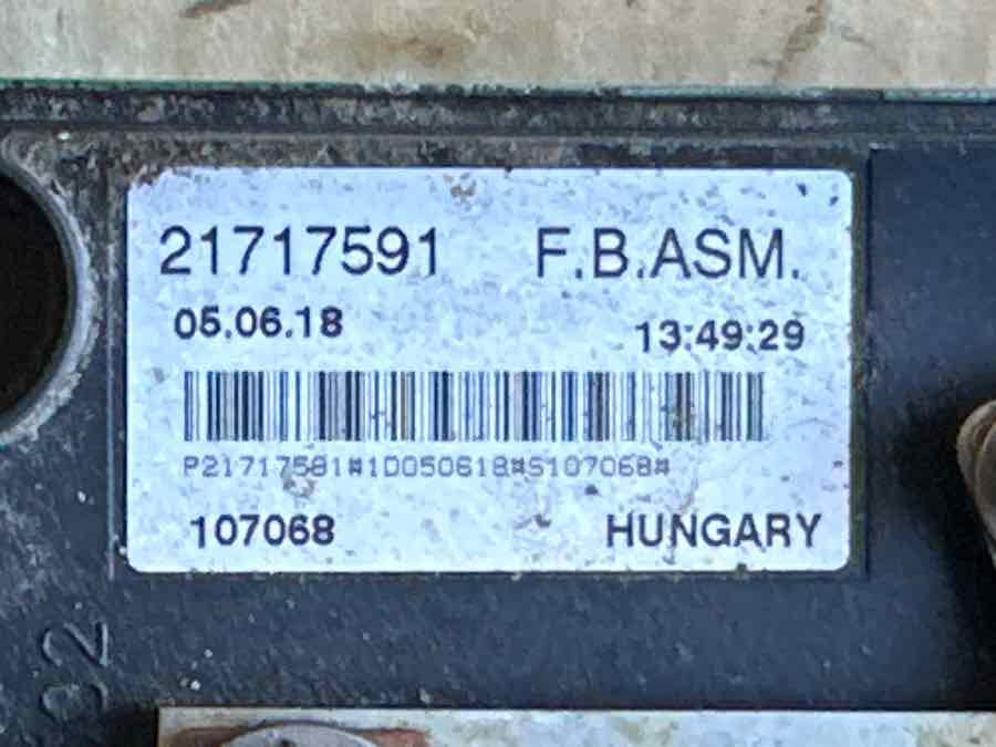 VOLVO FUSE BOX 21717591 - Elektrický systém pro Nákladní auto: obrázek 2 VOLVO FUSE BOX 21717591 - Elektrický systém pro Nákladní auto: obrázek 2