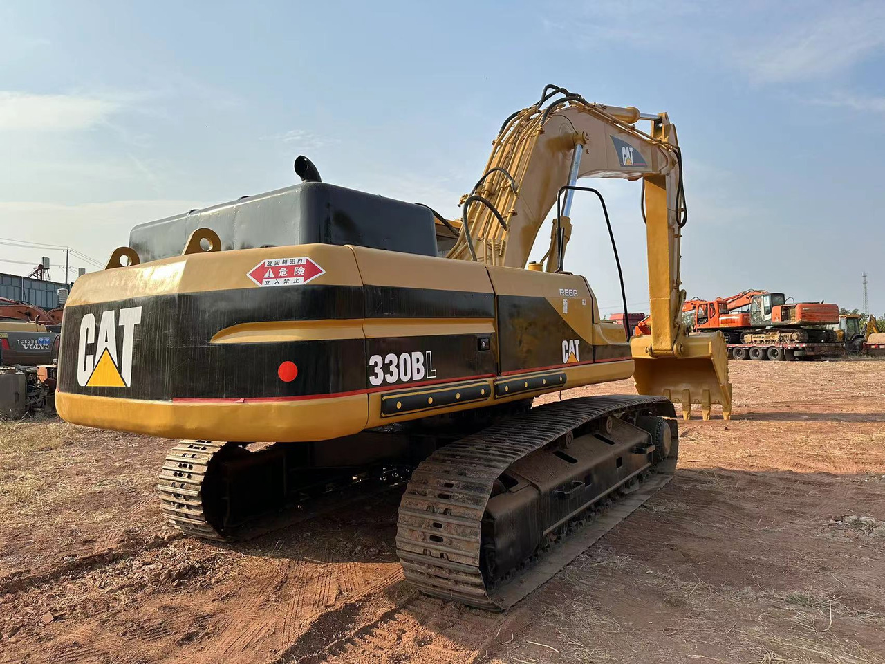 CAT 320B - Pásové rýpadlo: obrázek 3 CAT 320B - Pásové rýpadlo: obrázek 3