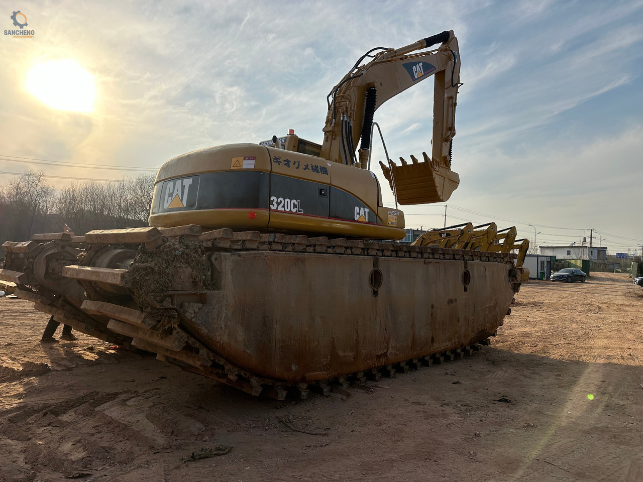CAT 320CL - Plovoucí bagr: obrázek 2 CAT 320CL - Plovoucí bagr: obrázek 2
