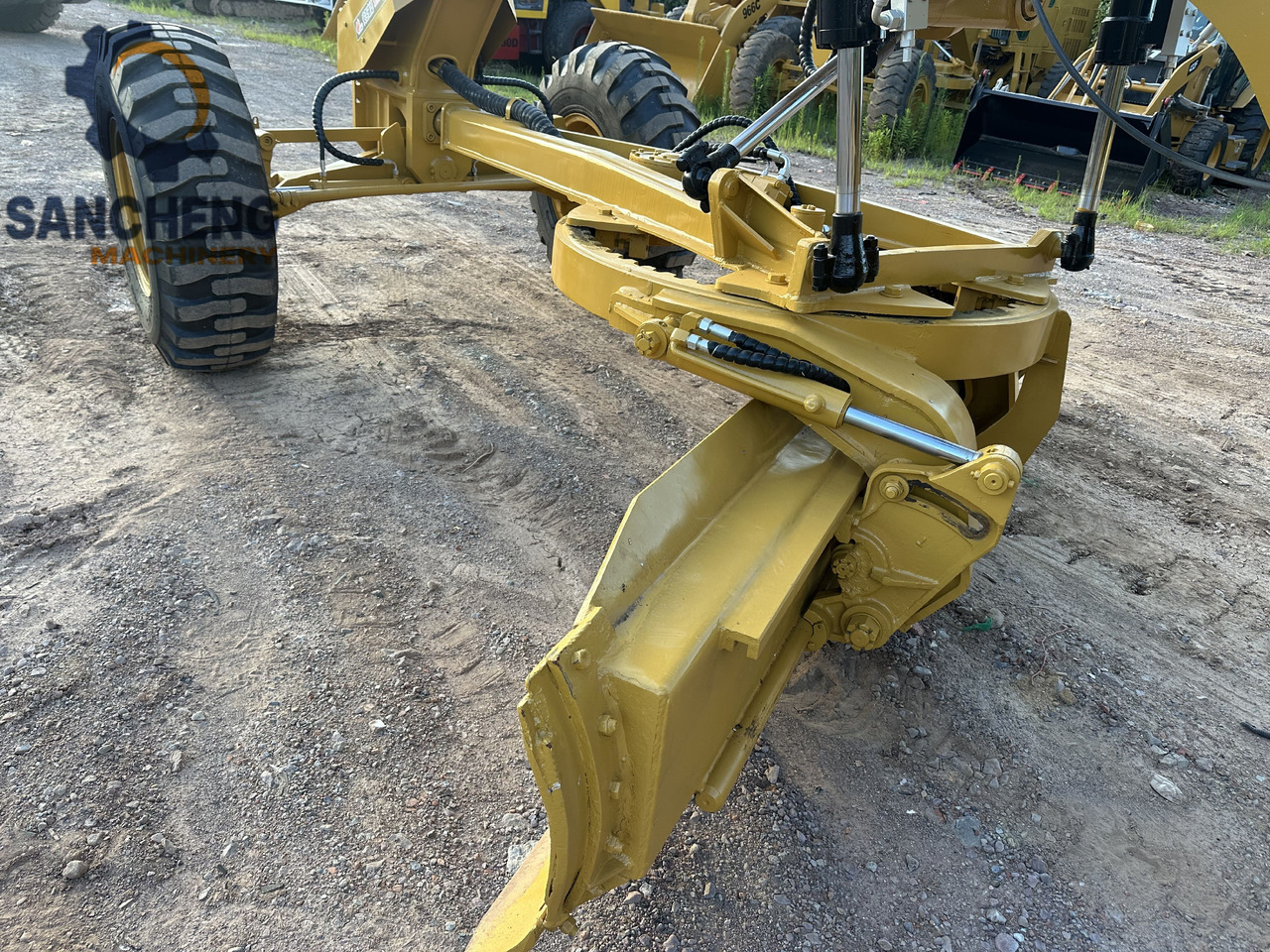 Grejdr CATERPILLAR 140K motor grader: obrázek 10