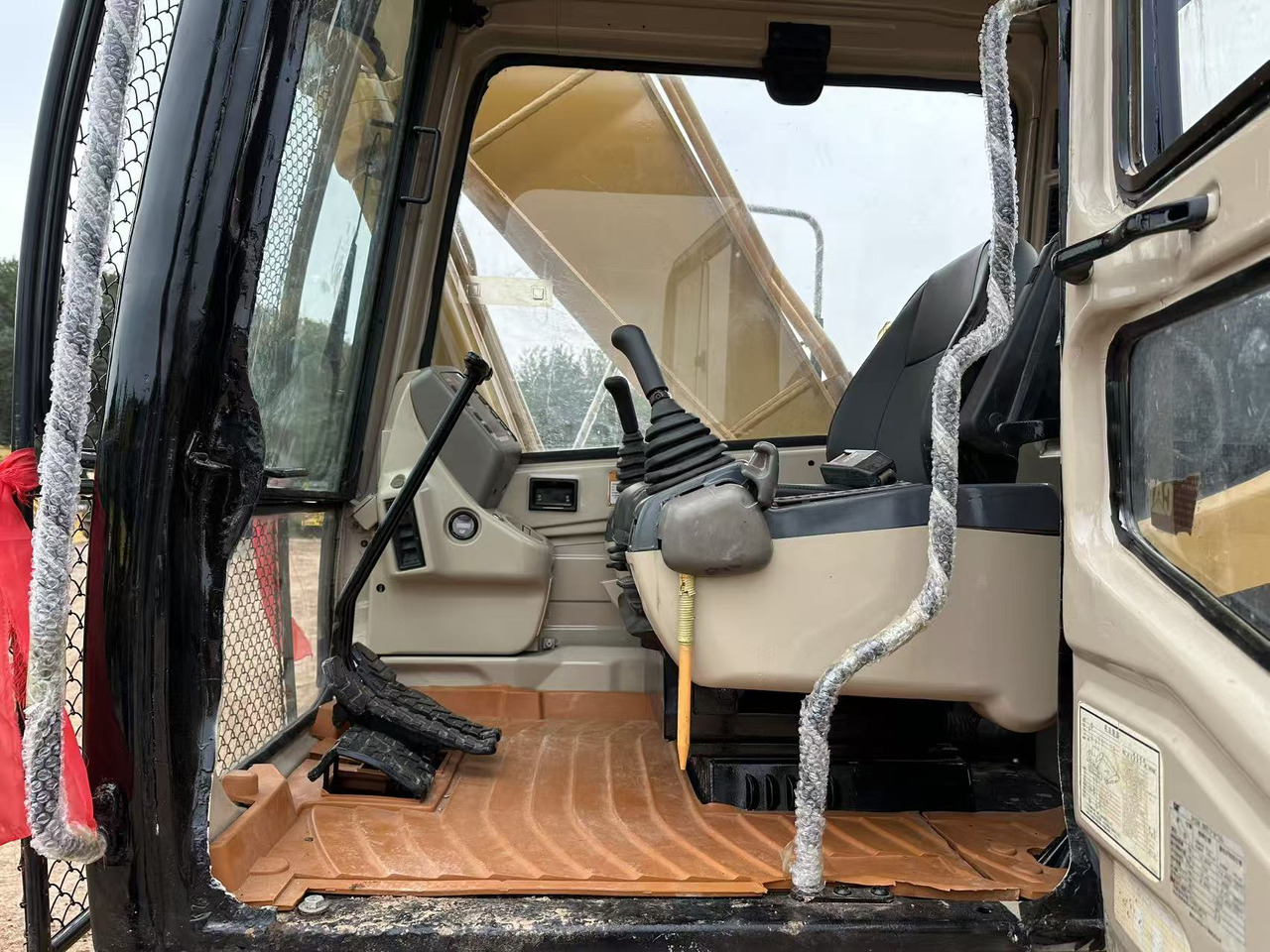 CATERPILLAR 320BL - Pásové rýpadlo: obrázek 5 CATERPILLAR 320BL - Pásové rýpadlo: obrázek 5