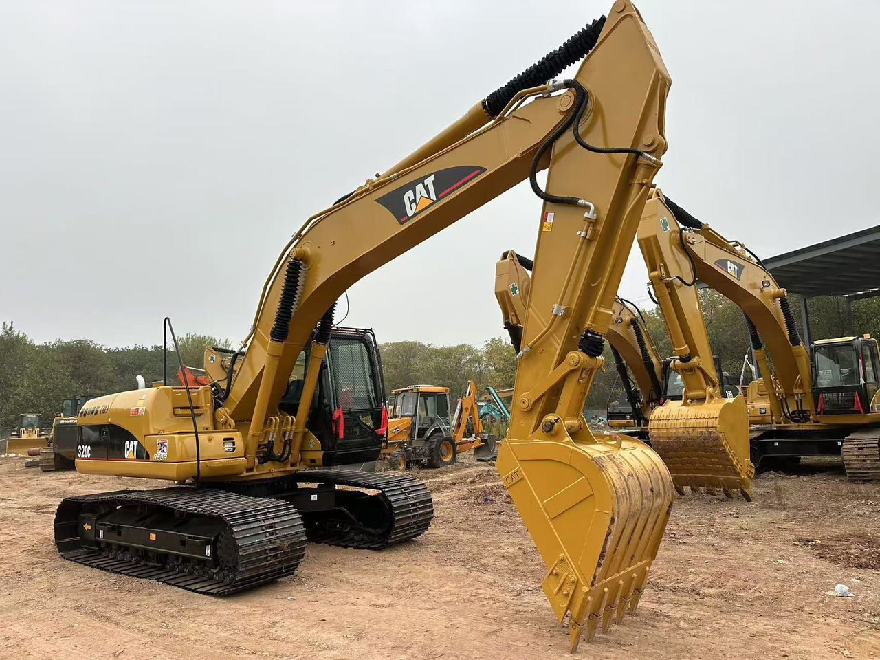 Pásové rýpadlo CATERPILLAR 320C: obrázek 6