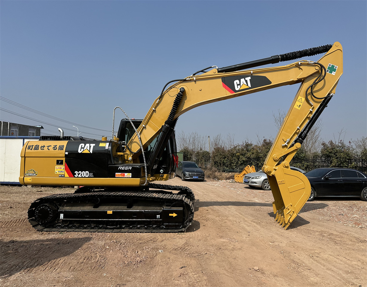 CATERPILLAR 320D2L - Pásové rýpadlo: obrázek 2 CATERPILLAR 320D2L - Pásové rýpadlo: obrázek 2